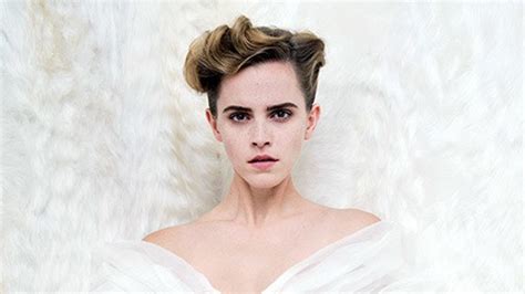 emma watson nude photo|Emma Watson goes topless for candid Vanity Fair photos and。